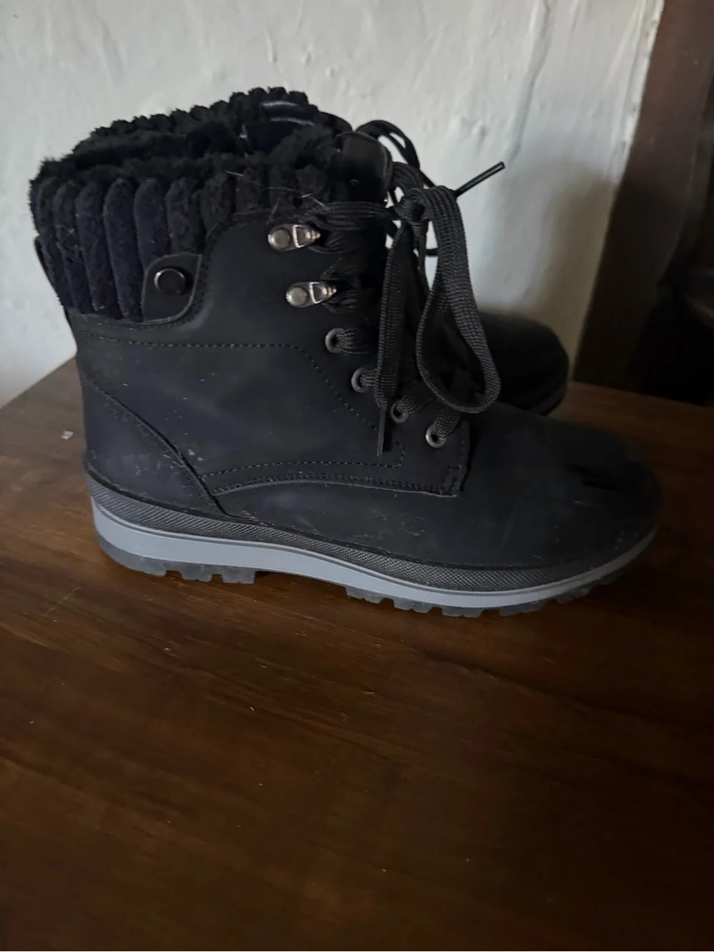 Women's Black Faux-Fur Lined Lace-Up Winter Boot